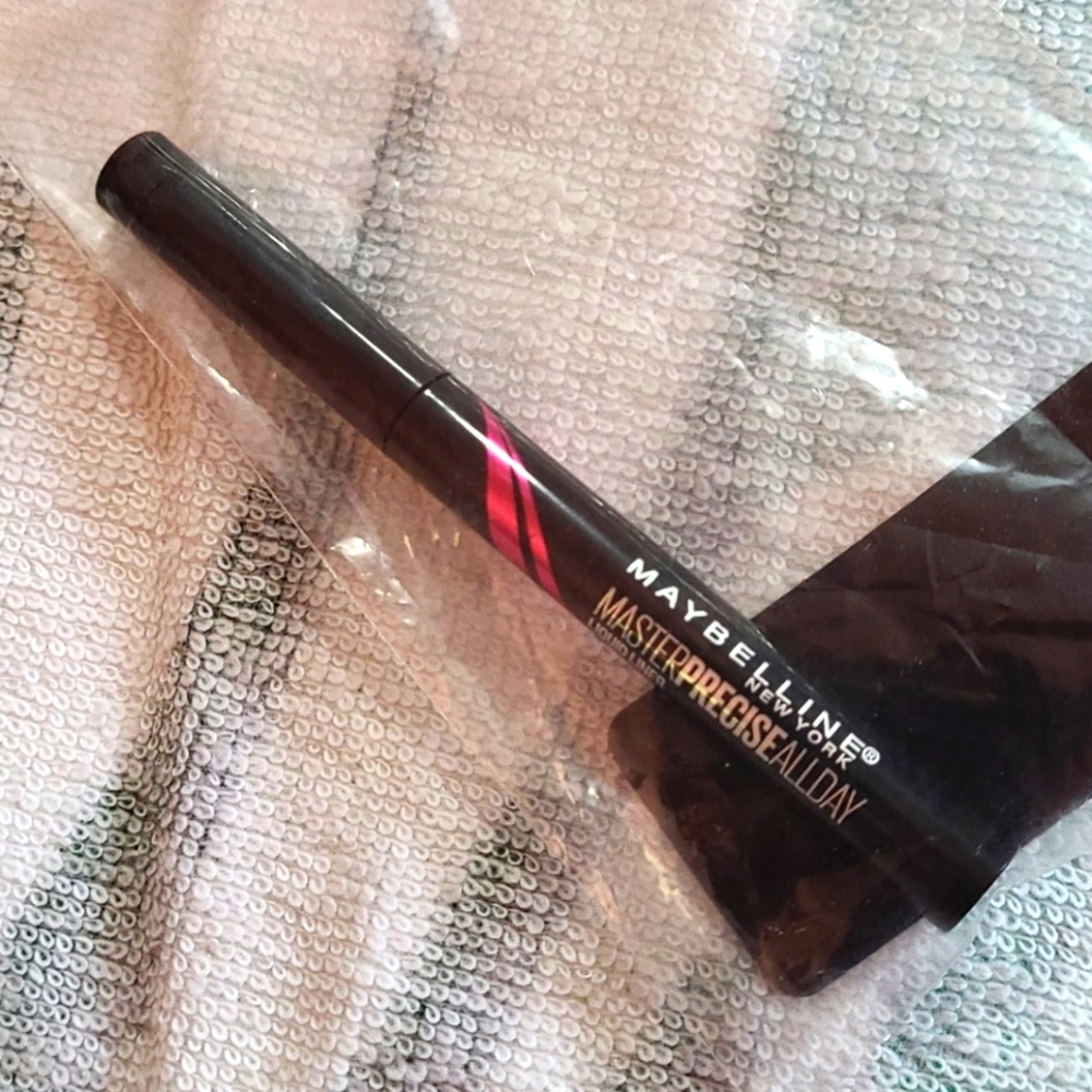 NWT Maybelline Master Precise All Day Liquid Liner